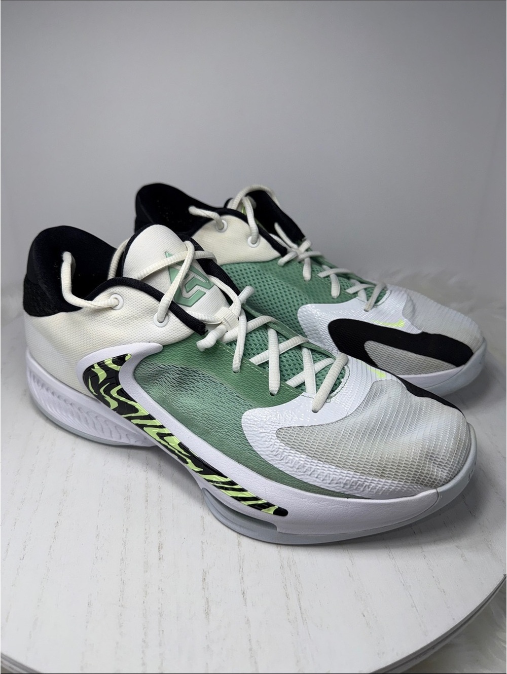 Nike Air Zoom Freak 3 Basketball Shoes Size 11 White Green Black
